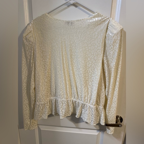 Express Blouse - Picture 6 of 6